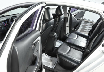 Подержанный автомобиль Hyundai Avante Sedan 2012 года (11 фото)