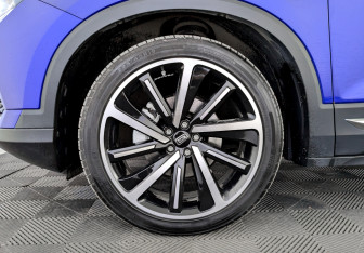 Подержанный автомобиль FAW Bestune T77 2022 года (18 фото)