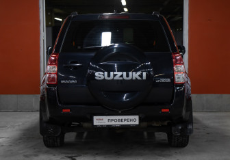 Подержанный автомобиль Suzuki Grand Vitara 2011 года (6 фото)