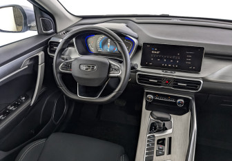 Подержанный автомобиль Geely Coolray 2023 года (30 фото)