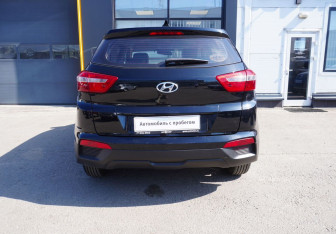 Подержанный автомобиль Hyundai Creta 2019 года (6 фото)