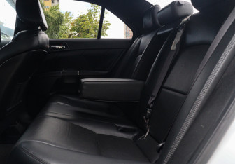 Подержанный автомобиль Suzuki Kizashi 2011 года (9 фото)