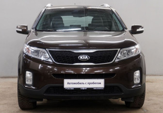 Подержанный автомобиль Kia Sorento 2014 года (2 фото)