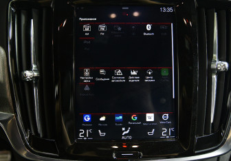 Подержанный автомобиль Volvo S90 2018 года (17 фото)