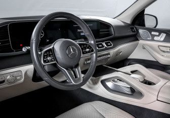 Подержанный автомобиль Mercedes-Benz GLE 2019 года (14 фото)