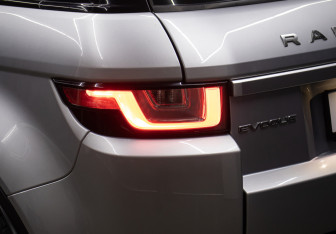 Подержанный автомобиль Land Rover Range Rover Evoque 2015 года (26 фото)