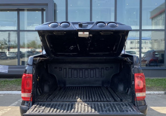 Подержанный автомобиль Volkswagen Amarok 2011 года (10 фото)
