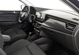 Подержанный автомобиль Skoda Rapid Liftback 2021 года (13 фото)