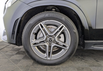 Подержанный автомобиль Mercedes-Benz GLE 2021 года (18 фото)