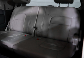 Подержанный автомобиль Toyota Land Cruiser Suv 2007 года (16 фото)