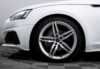 Подержанный автомобиль Audi A5 Coupe 2021 года (15 фото)
