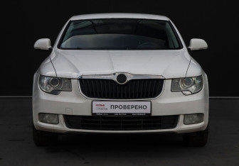 Подержанный автомобиль Skoda Superb Liftback 2013 года (2 фото)
