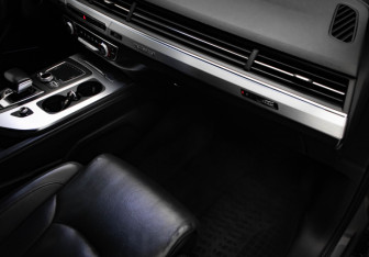 Подержанный автомобиль Audi Q7 2016 года (29 фото)