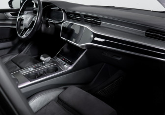 Подержанный автомобиль Audi A6 Sedan 2022 года (9 фото)
