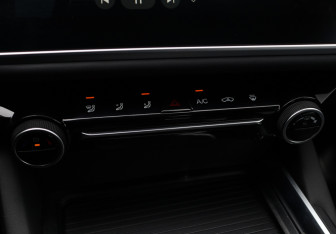 Подержанный автомобиль Omoda S5 2024 года (13 фото)