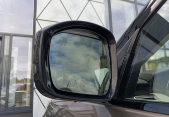 Подержанный автомобиль Land Rover Range Rover Sport 2015 года (18 фото)