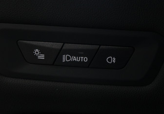Подержанный автомобиль BMW X5 2025 года (16 фото)