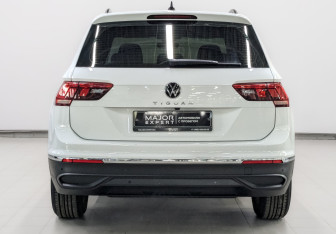Подержанный автомобиль Volkswagen Tiguan 2022 года (6 фото)