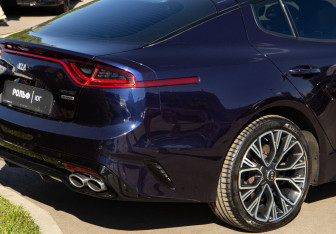 Подержанный автомобиль Kia Stinger 2018 года (29 фото)