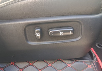 Подержанный автомобиль Toyota Land Cruiser Suv 2015 года (18 фото)