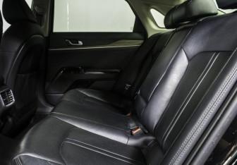 Подержанный автомобиль Kia K5 2020 года (10 фото)