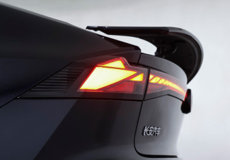 Подержанный автомобиль Changan UNI-V 2023 года (26 фото)