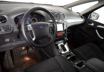 Подержанный автомобиль Ford S-MAX 2014 года (9 фото)