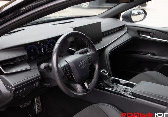 Подержанный автомобиль Toyota Camry Sedan 2024 года (10 фото)