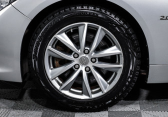 Подержанный автомобиль Infiniti Q50 2014 года (15 фото)