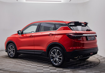 Подержанный автомобиль Geely Coolray 2022 года (3 фото)