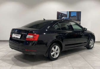 Подержанный автомобиль Skoda Octavia Liftback 2018 года (5 фото)