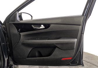 Подержанный автомобиль Kia Cerato Sedan 2020 года (25 фото)