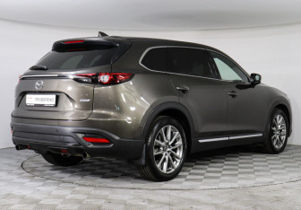 Подержанный автомобиль Mazda CX-9 2017 года (5 фото)