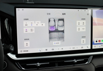 Подержанный автомобиль Geely Monjaro 2026 года (28 фото)