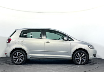 Подержанный автомобиль Volkswagen Golf Plus 2010 года (4 фото)