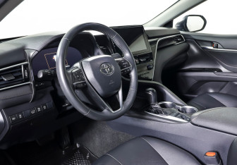 Подержанный автомобиль Toyota Camry Sedan 2022 года (14 фото)