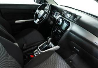 Подержанный автомобиль Suzuki Vitara 2018 года (7 фото)