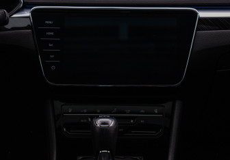 Подержанный автомобиль Skoda Superb Liftback 2024 года (14 фото)