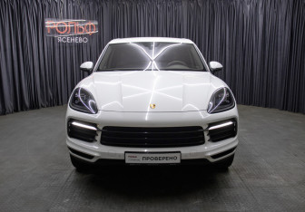 Подержанный автомобиль Porsche Cayenne 2019 года (2 фото)
