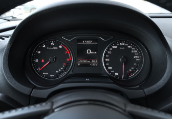 Подержанный автомобиль Audi A3 Sedan 2018 года (12 фото)