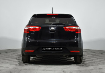 Подержанный автомобиль Kia Rio Hatchback 2014 года (6 фото)
