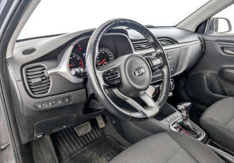 Подержанный автомобиль Kia Rio Hatchback 2021 года (16 фото)