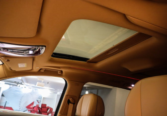 Подержанный автомобиль Voyah Dream 2023 года (26 фото)