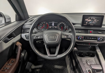 Подержанный автомобиль Audi A4 Sedan 2019 года (22 фото)
