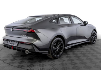 Новый Changan UNI-V 2024 (2 фото)