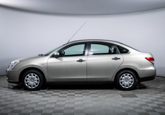 Подержанный автомобиль Nissan Almera Sedan 2015 года (8 фото)