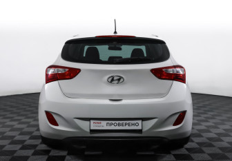 Подержанный автомобиль Hyundai i30 Hatchback 2013 года (6 фото)
