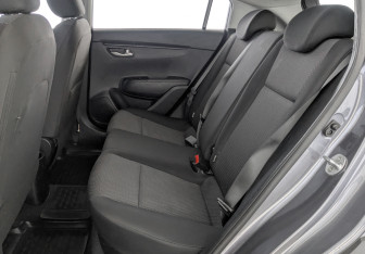 Подержанный автомобиль Kia Rio Hatchback 2021 года (12 фото)