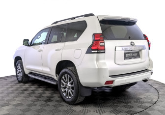 Подержанный автомобиль Toyota Land Cruiser Prado 2020 года (7 фото)