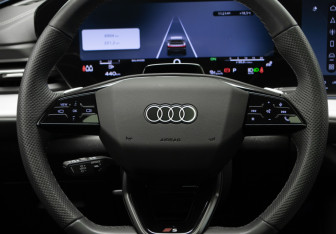 Подержанный автомобиль Audi Q5 2025 года (10 фото)